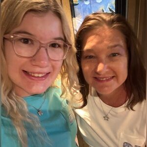 Meet your Posher, Lori